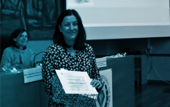 Maribel Pérez Vaz recogiendo el Premio Fulget 2022 en Santiago