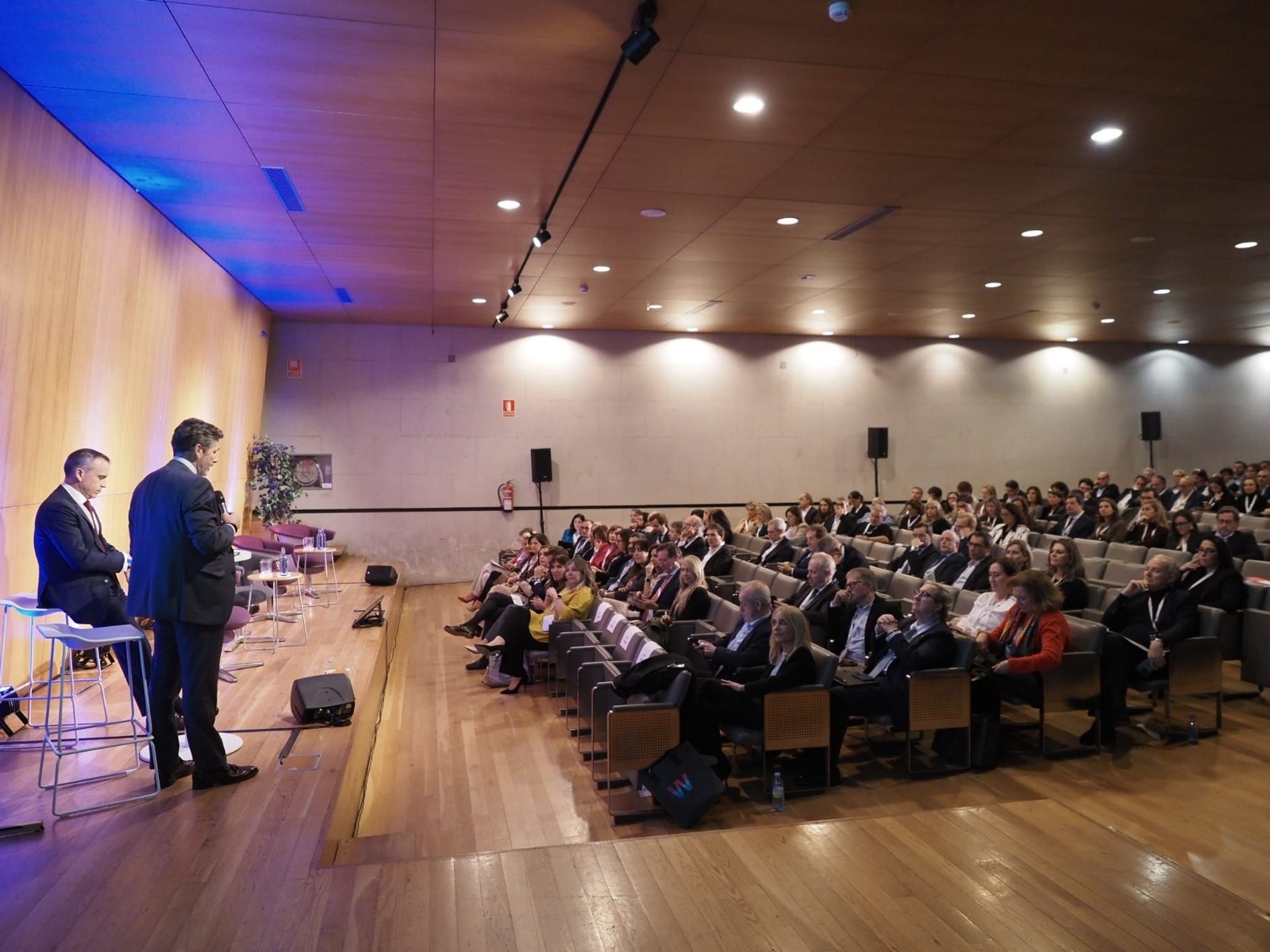 El Palacio de Congresos de Santiago acogió el evento de APD, que reunió a más de 1.800 directivos de toda España