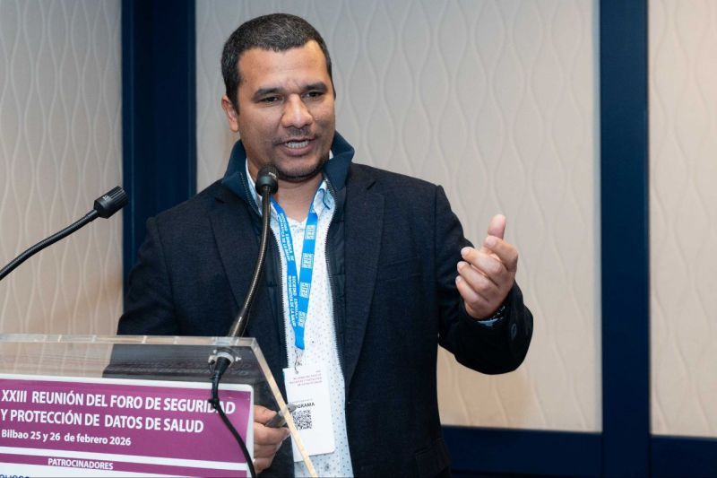 Omar Orta, director de Ciberseguridad de Plexus Tech, durante su intervención para abordar los desafíos reales en la protección del dato en el entorno sanitario.