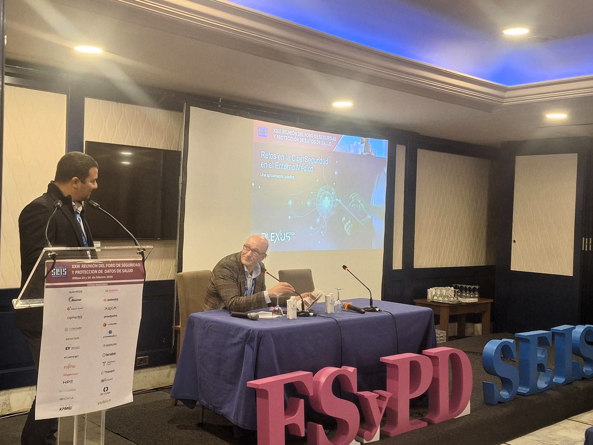 Nuestro director de Ciberseguridad, Omar Orta, durante su participación en la sesión "Soluciones para la ciberseguridad en entornos sanitarios".