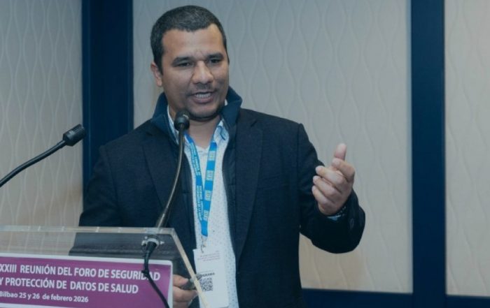 Omar Orta, director de Ciberseguridad de Plexus Tech, durante su intervención para abordar los desafíos reales en la protección del dato en el entorno sanitario.