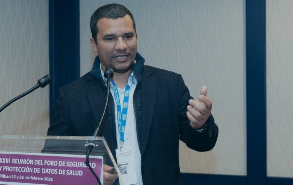 Omar Orta, director de Ciberseguridad de Plexus Tech, durante su intervención para abordar los desafíos reales en la protección del dato en el entorno sanitario.