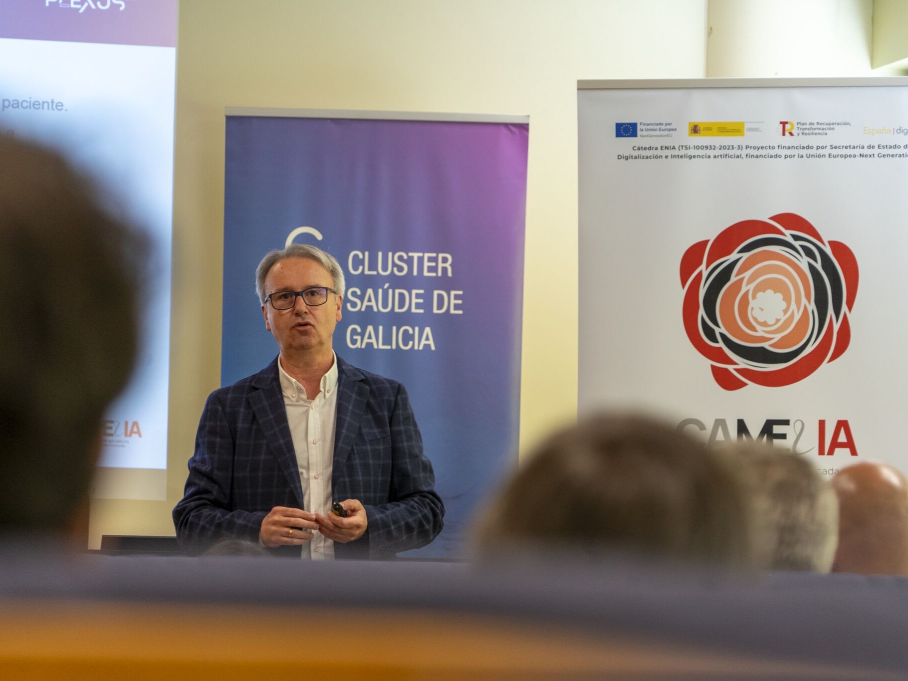 José Manuel Chao, socio-director de Plexus Tech, participó en estas jornadas sobre IA en salud exponiendo el papel que desempeña la inteligencia artificial y la genómica para evolucionar hacia una medicina más personalizada.